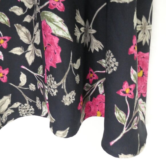 VAN HEUSSEN | size 12 | Black Floral Skirt | Zip - Hook and Eye Back Closure - Picture 15 of 15